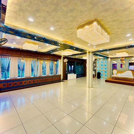 Hotel Rama Gorakhpur Buitenkant foto