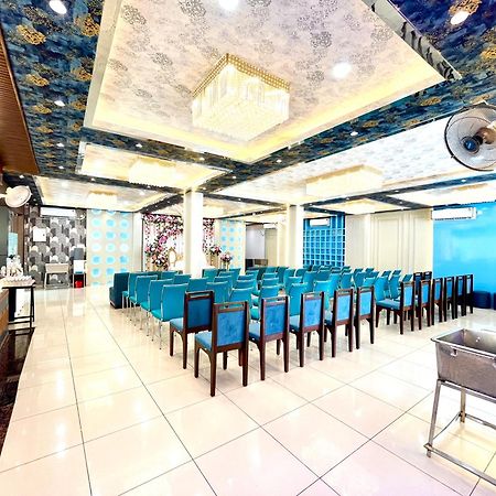 Hotel Rama Gorakhpur Buitenkant foto