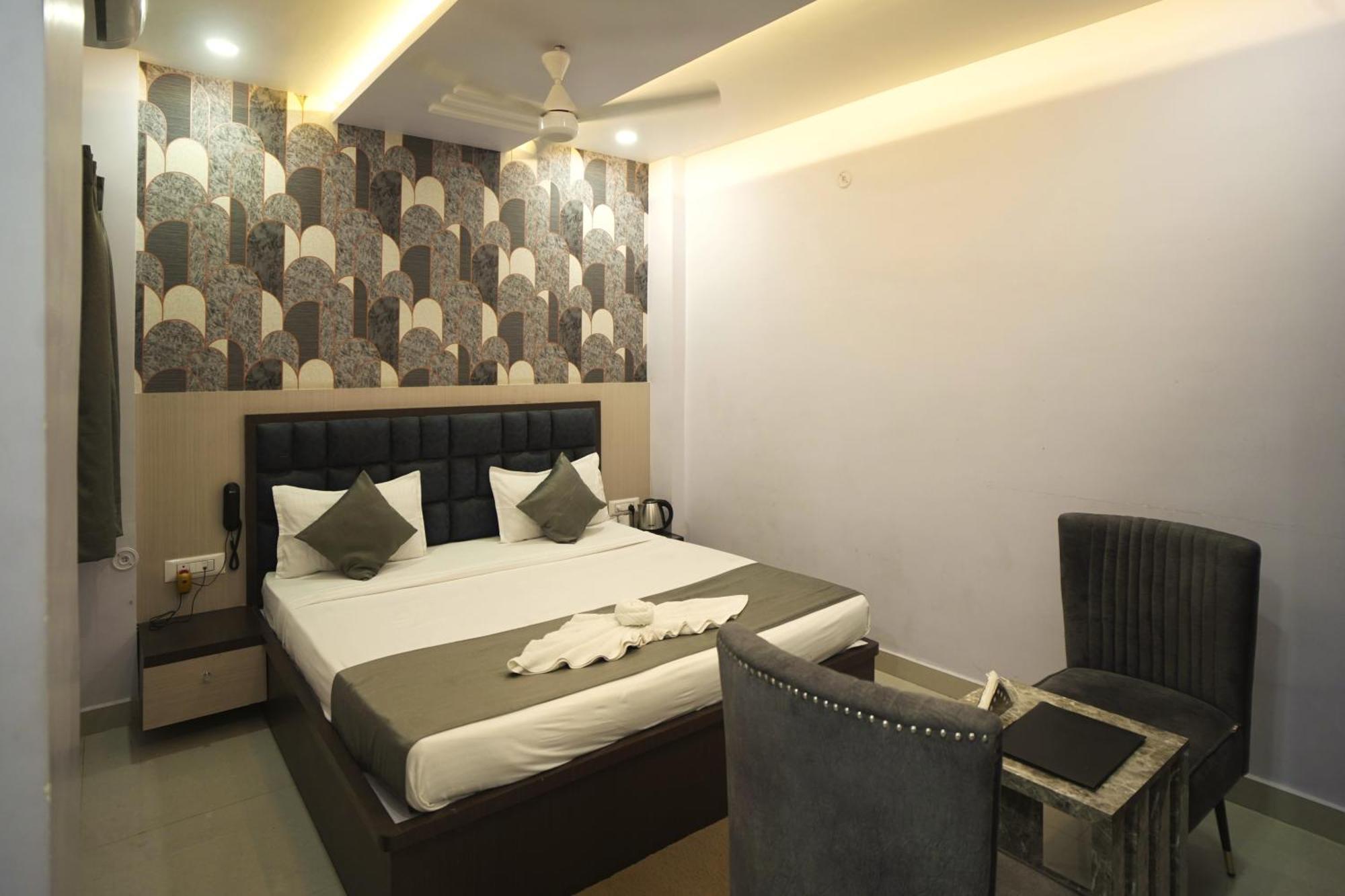 Hotel Rama Gorakhpur Buitenkant foto