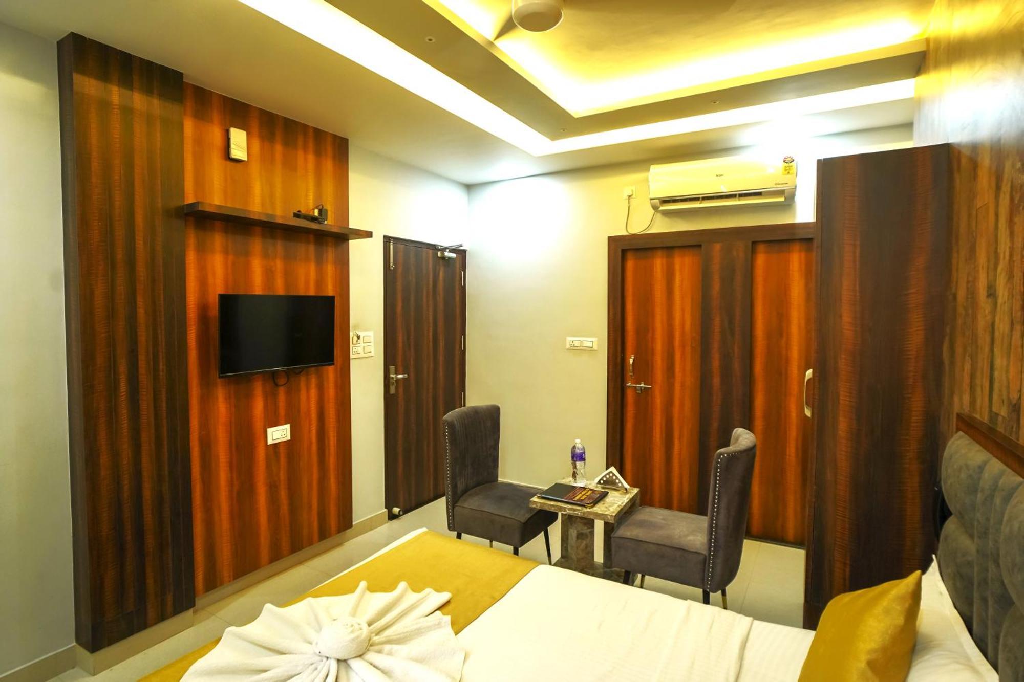 Hotel Rama Gorakhpur Buitenkant foto