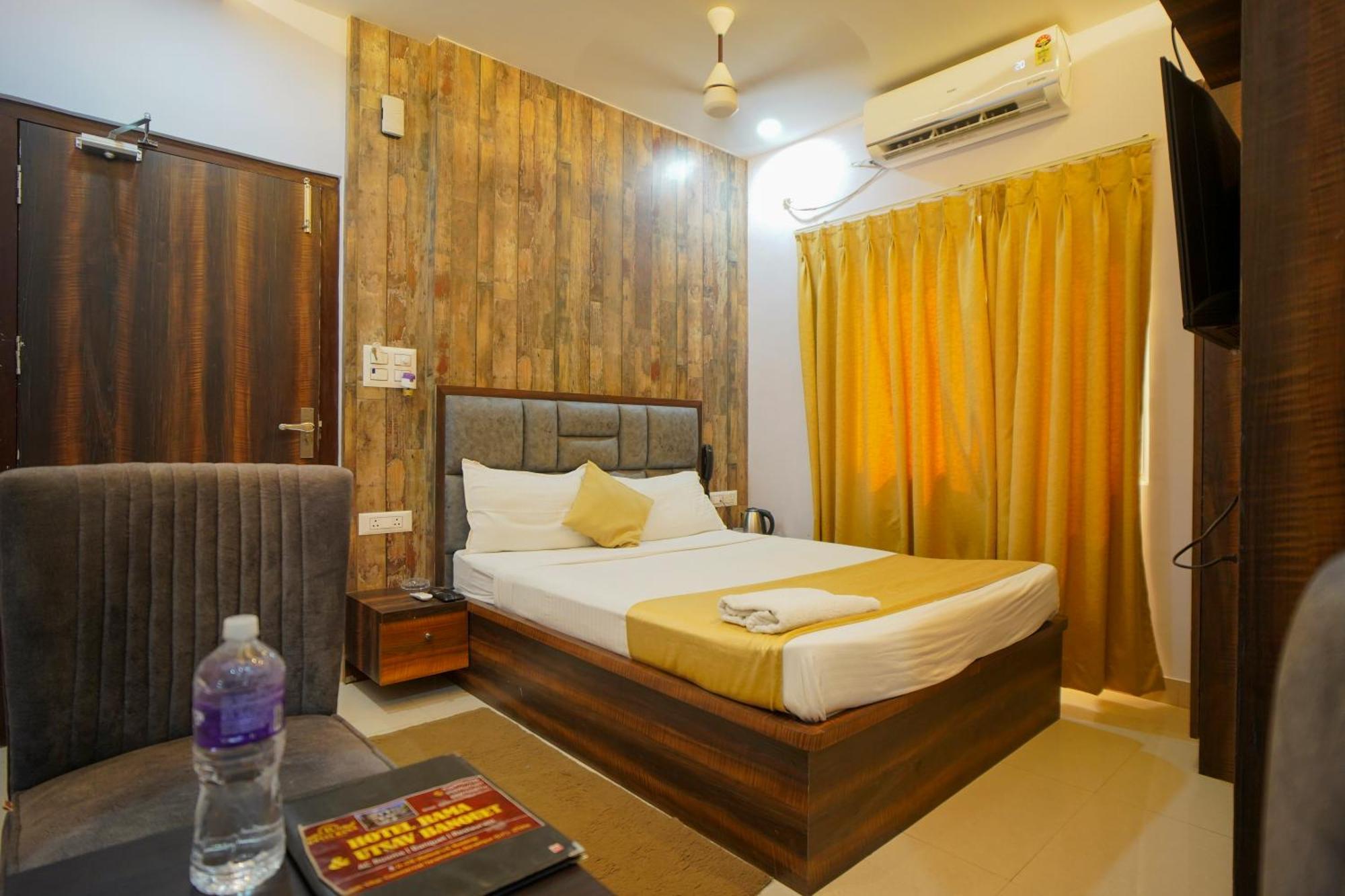 Hotel Rama Gorakhpur Buitenkant foto