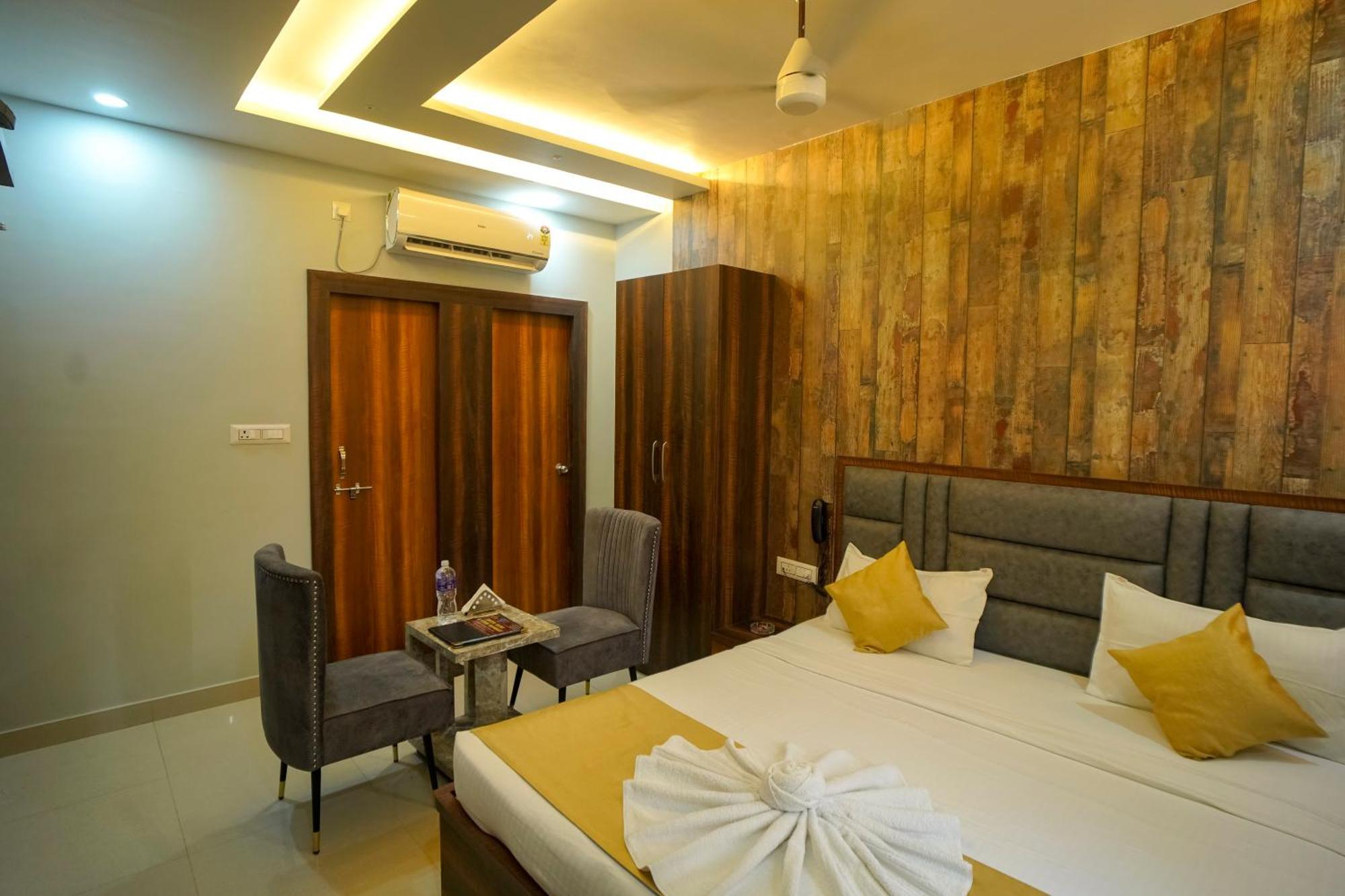 Hotel Rama Gorakhpur Buitenkant foto