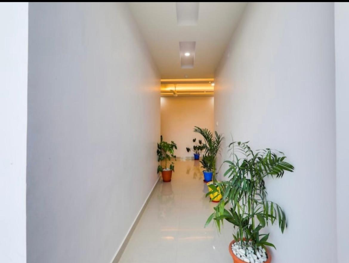 Hotel Rama Gorakhpur Buitenkant foto