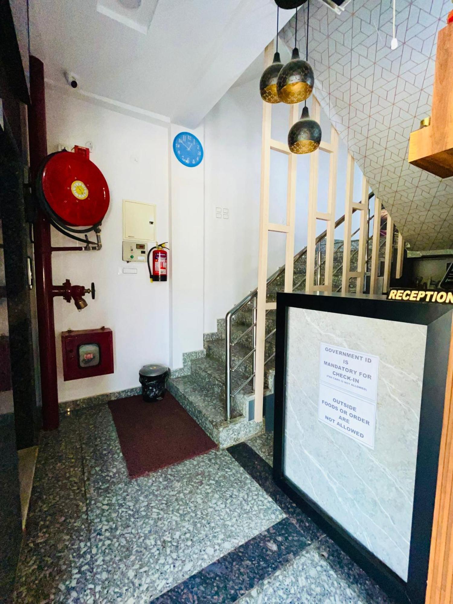 Hotel Rama Gorakhpur Buitenkant foto