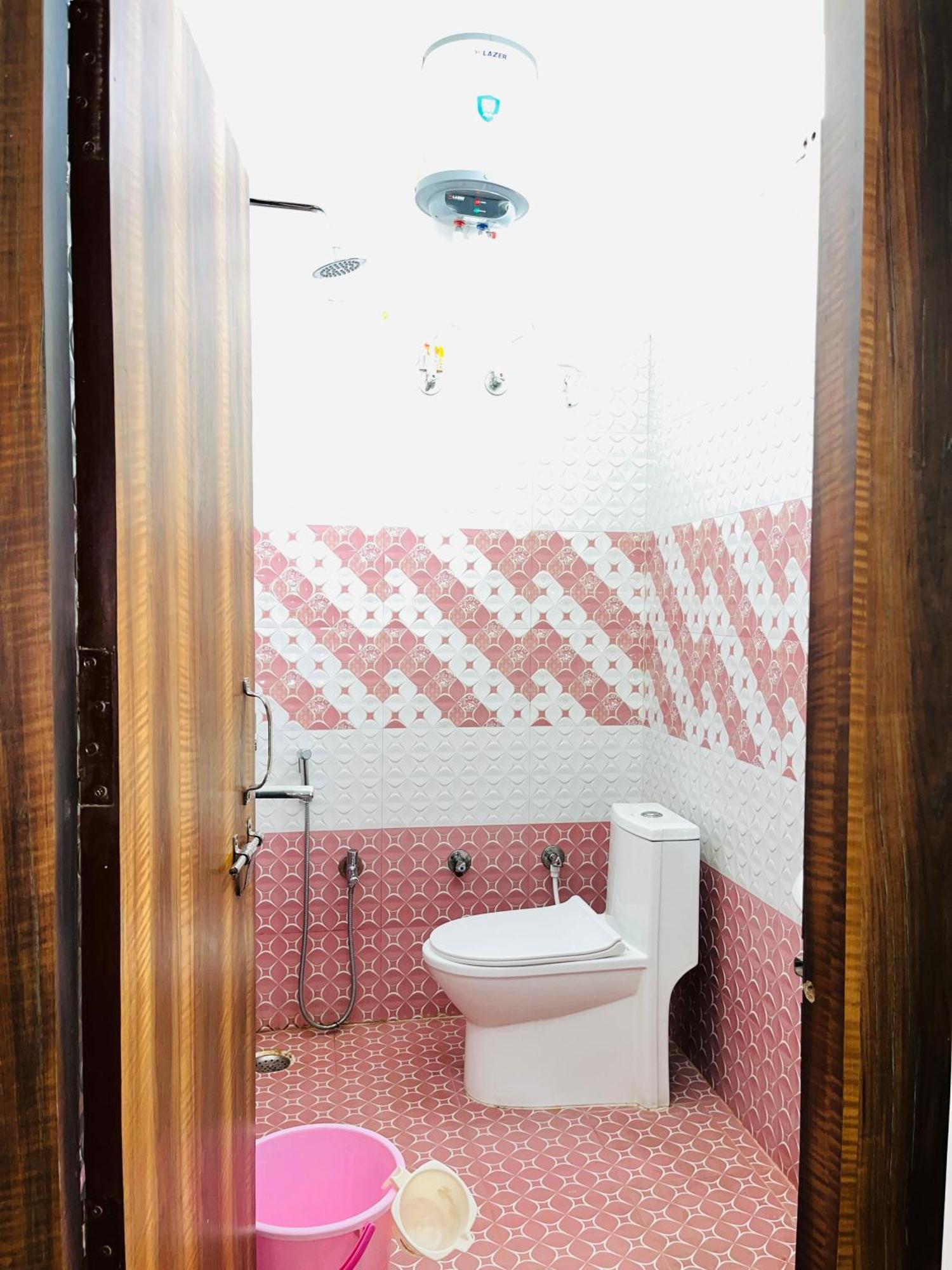 Hotel Rama Gorakhpur Buitenkant foto