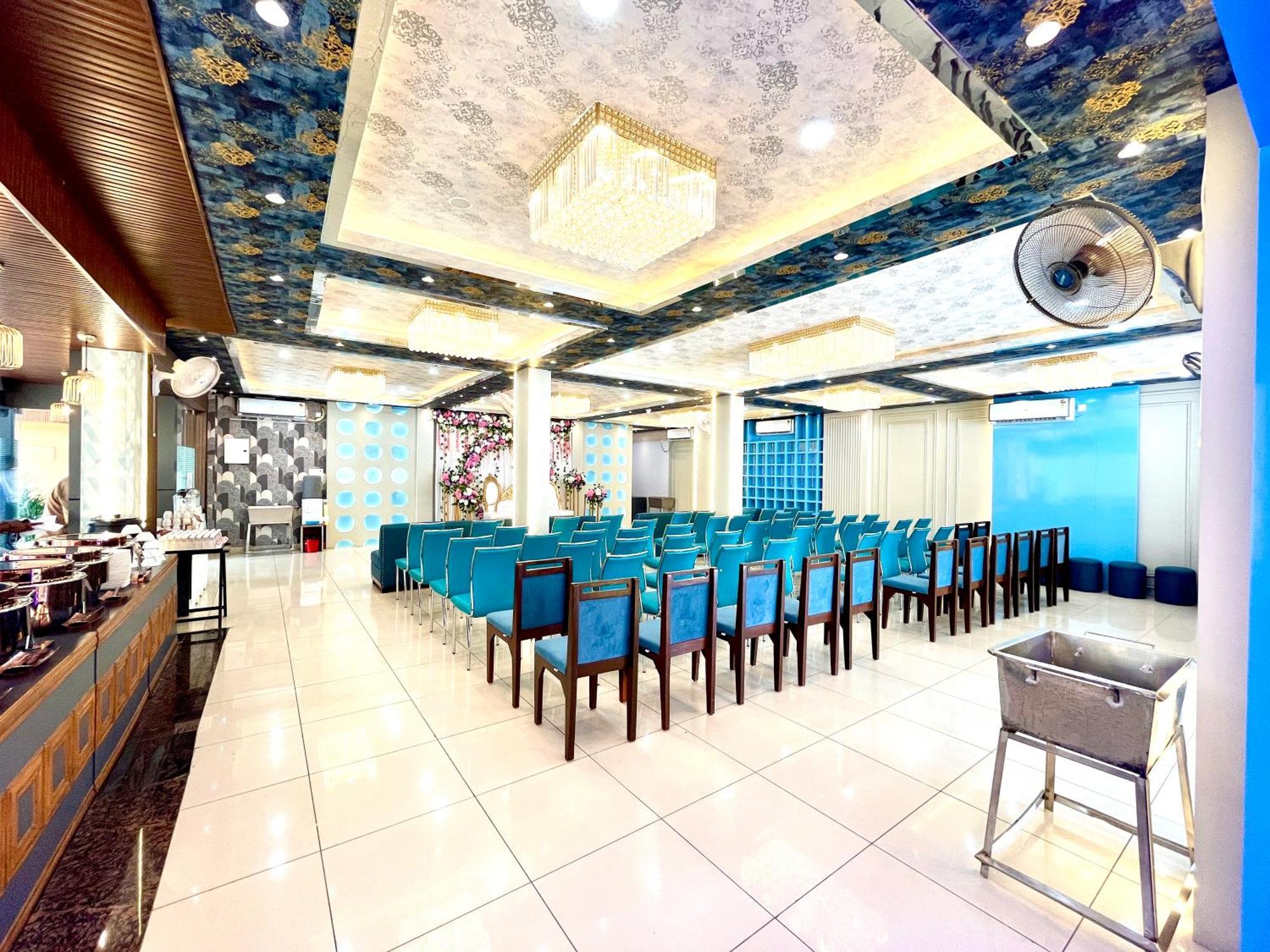 Hotel Rama Gorakhpur Buitenkant foto