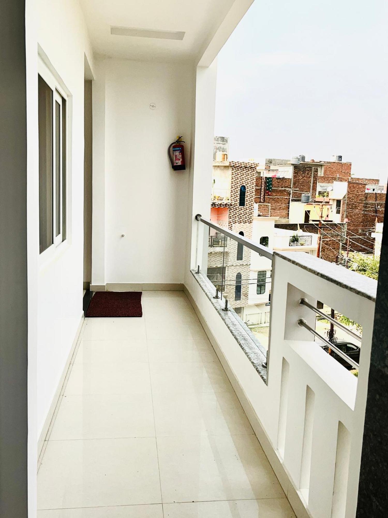Hotel Rama Gorakhpur Buitenkant foto