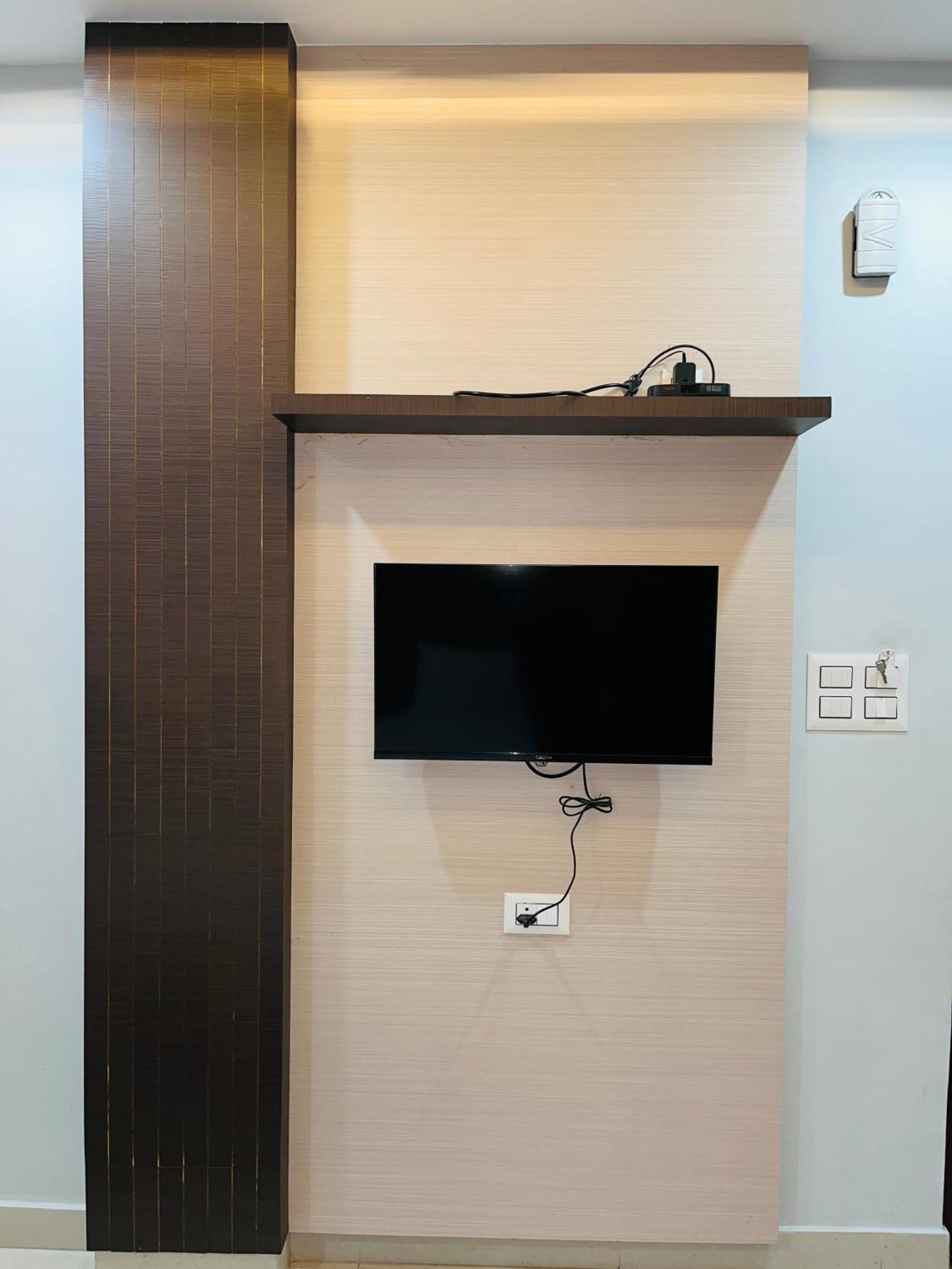 Hotel Rama Gorakhpur Buitenkant foto