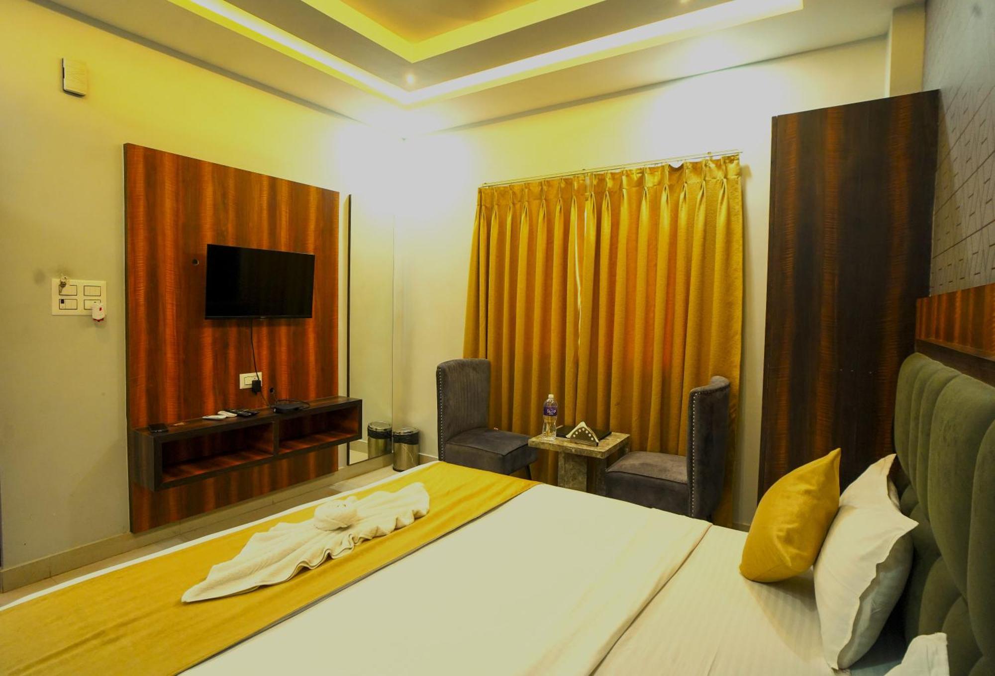 Hotel Rama Gorakhpur Buitenkant foto
