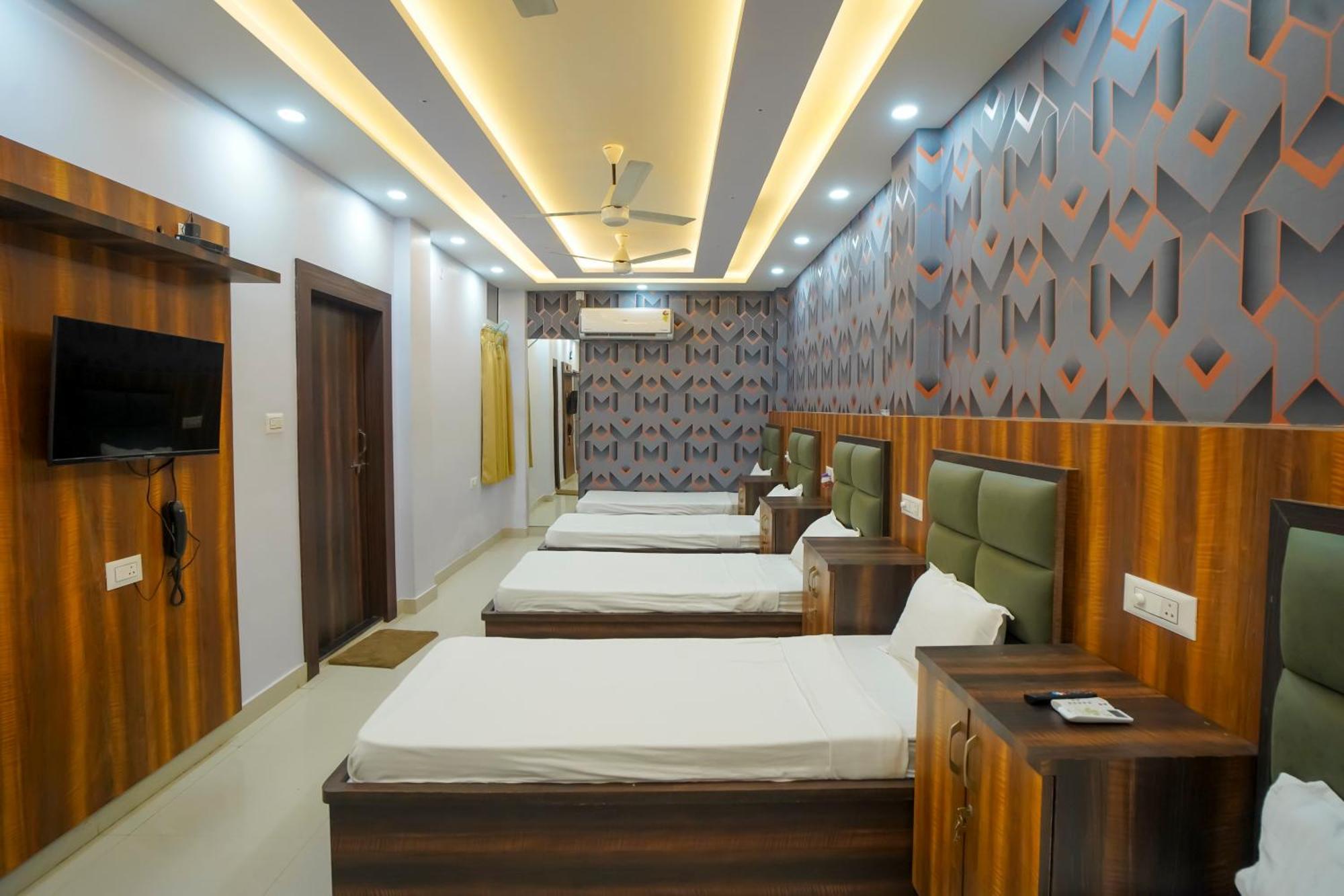 Hotel Rama Gorakhpur Buitenkant foto