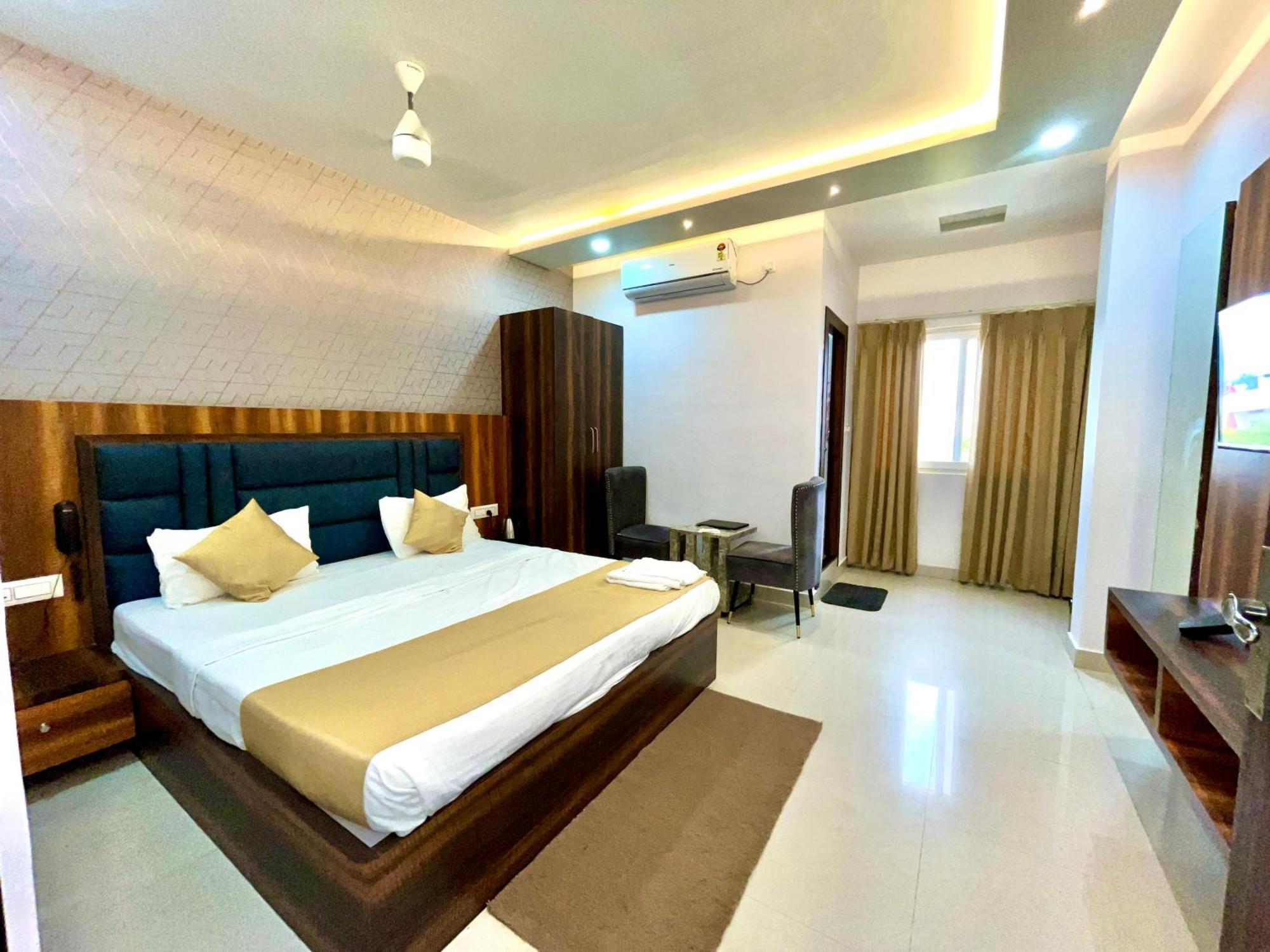 Hotel Rama Gorakhpur Buitenkant foto
